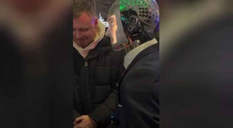 AI робот позна, че правителството ще подаде оставка